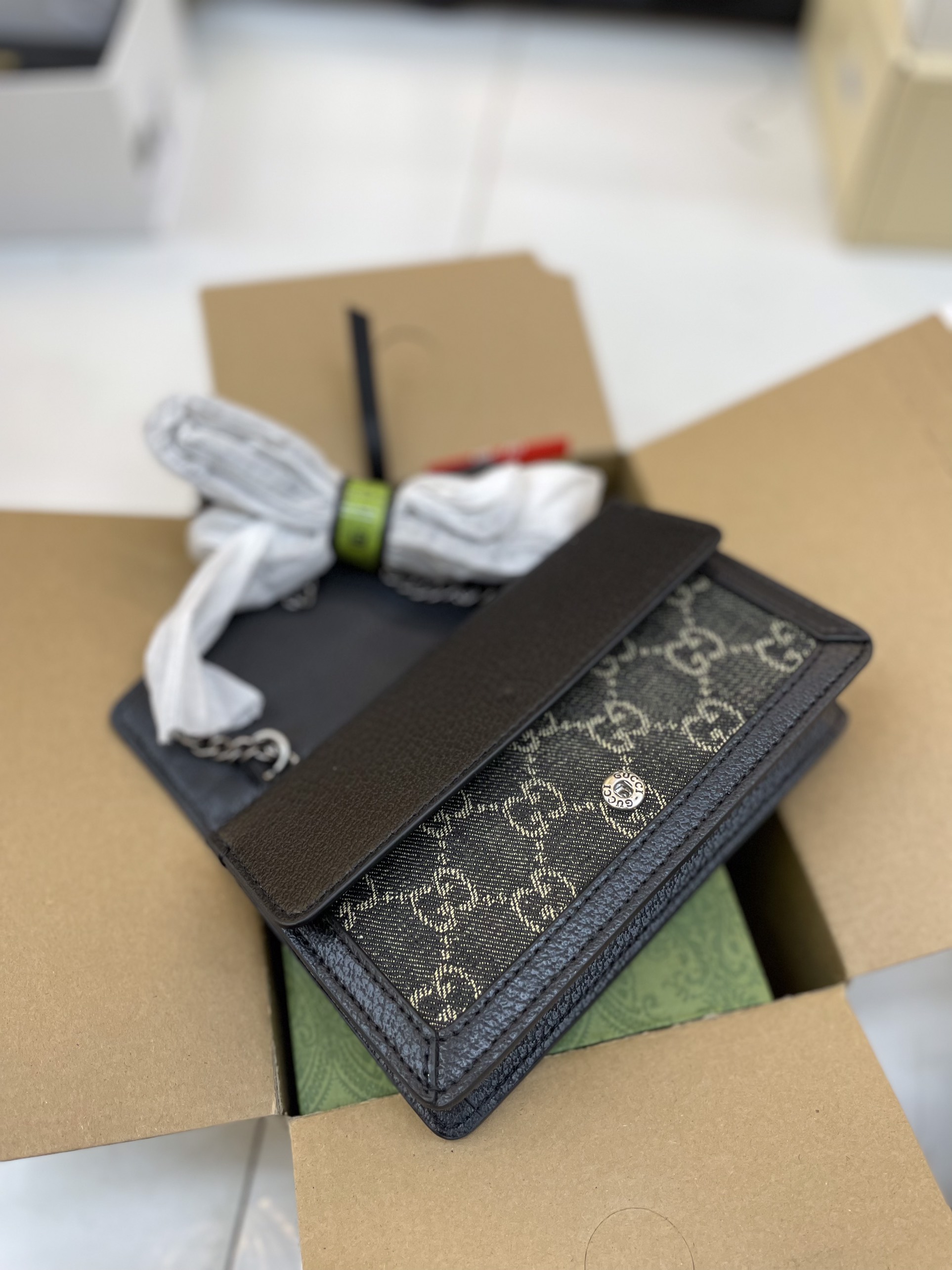 Túi Xách Gucci Dionysus Super Màu Đen Khóa Bạc Size 18cm